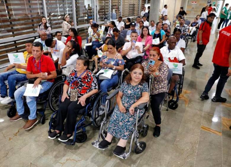 Prosperidad Social entrega sillas de Ruedas